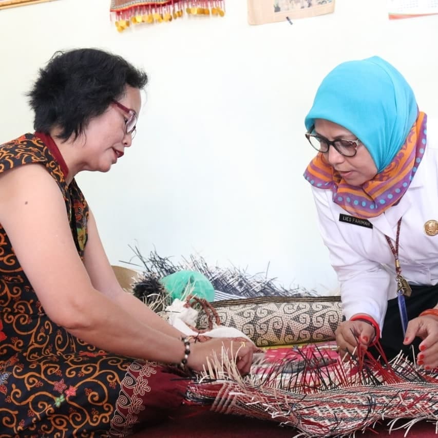 Pembinaan pengrajin anyaman rotan di Kabupaten Kapuas dan Pulang Pisau
