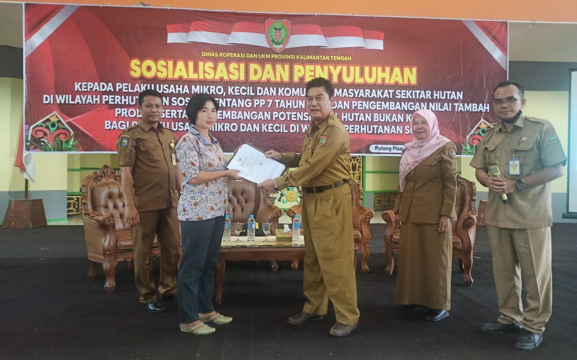 Sosialisasi dan Penyuluhan Kepada Pelaku Usaha Mikro, Kecil dan Komunitas Masyarakat Sekitar Hutan di Wilayah Perhutanan Sosial